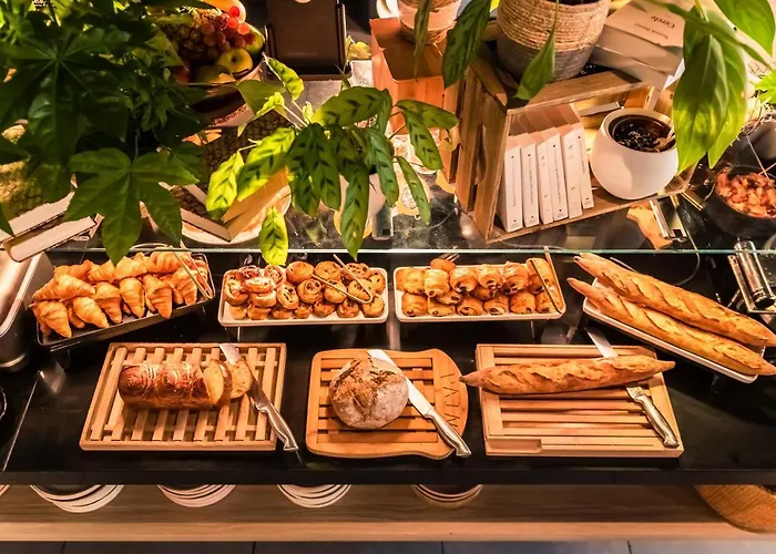Отель Mercure Alesia Париж