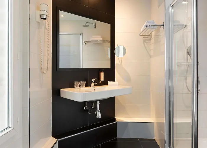 Отель Mercure Alesia Париж