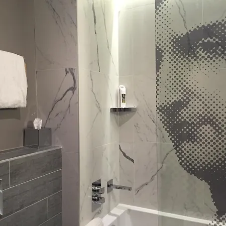 Отель Mercure Alesia 4*