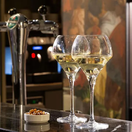 Hotel Mercure Alesia 4*