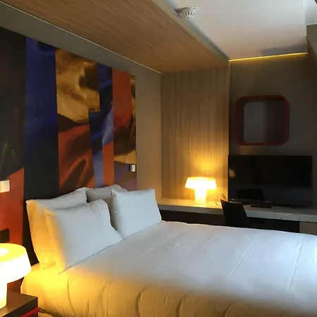 Отель Mercure Alesia Париж