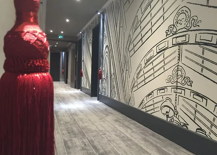 Hotel Mercure Alesia 4*