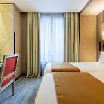 מלון Mercure Alesia 4*