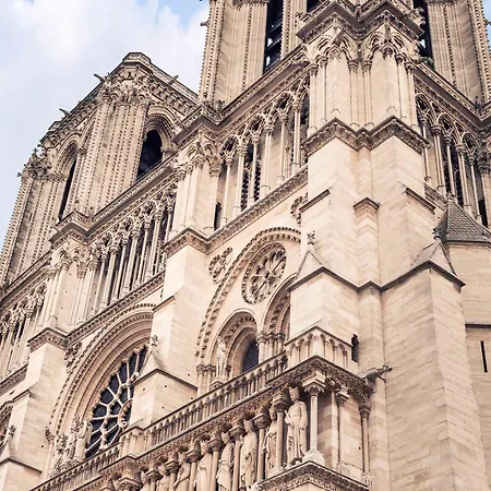 מלון Mercure Alesia 4*